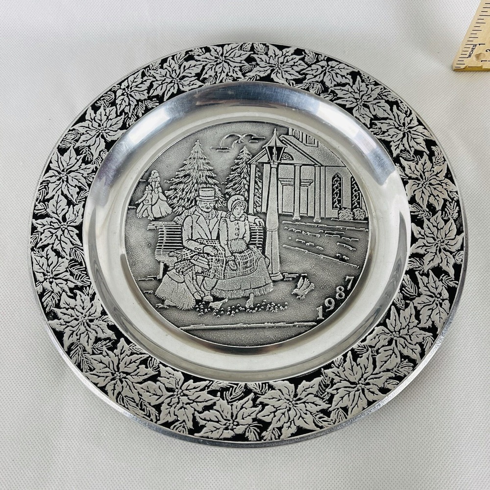 Vintage Wilton Columbia PA USA RWP,Christmas MA Pewter Plate